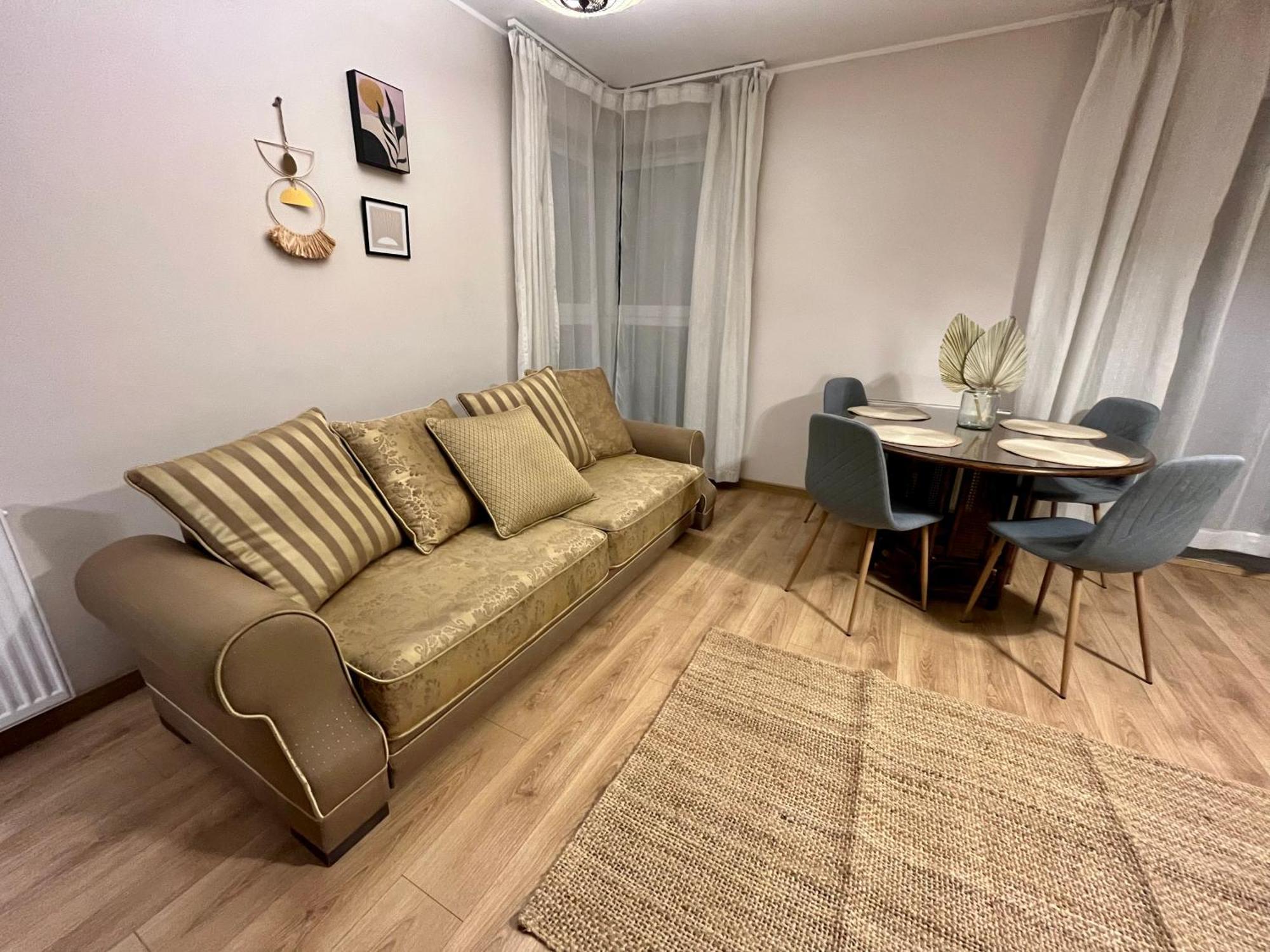 Oldtown Retro Apartment By Marina With Balcony For 6 People Gdaňsk Exteriér fotografie